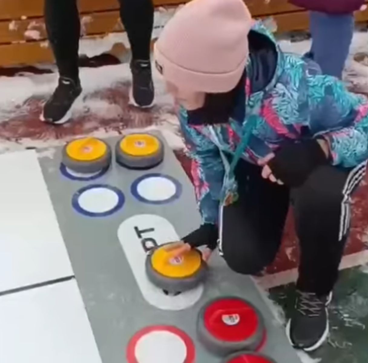 В Белгороде открылась зона для мини-кёрлинга&nbsp;