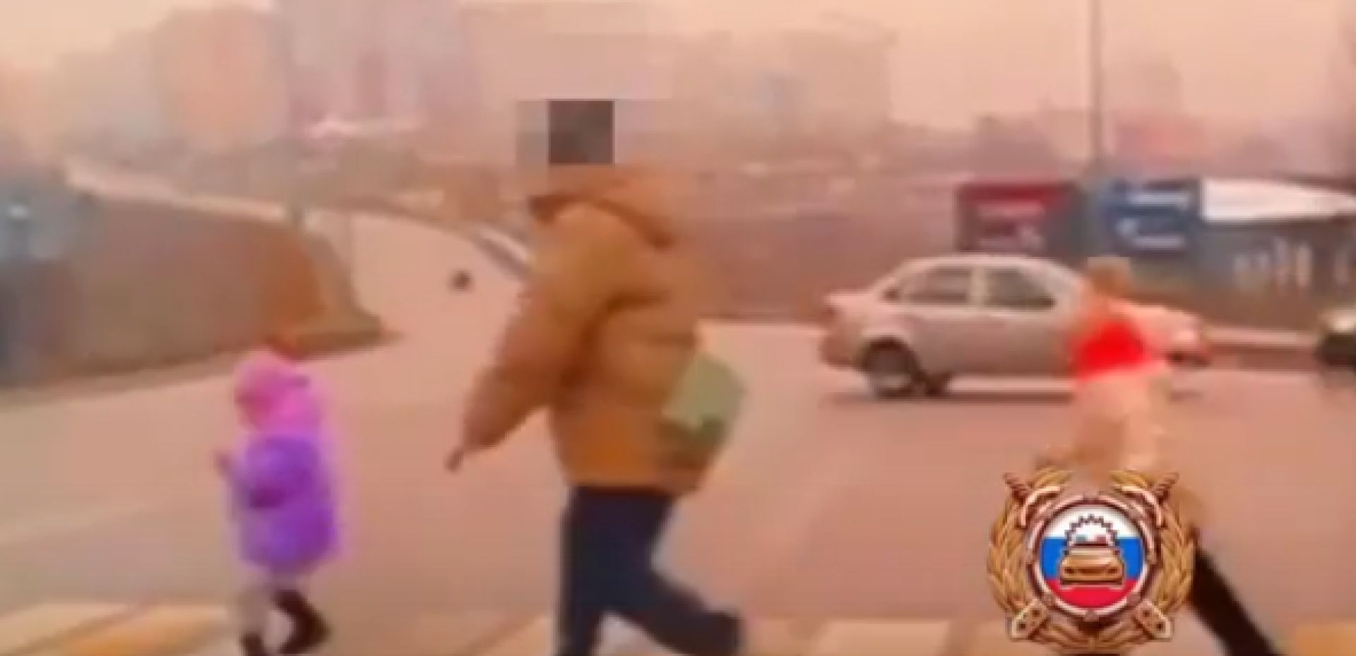 В Белгороде оштрафовали маму попавшей под машину малышки