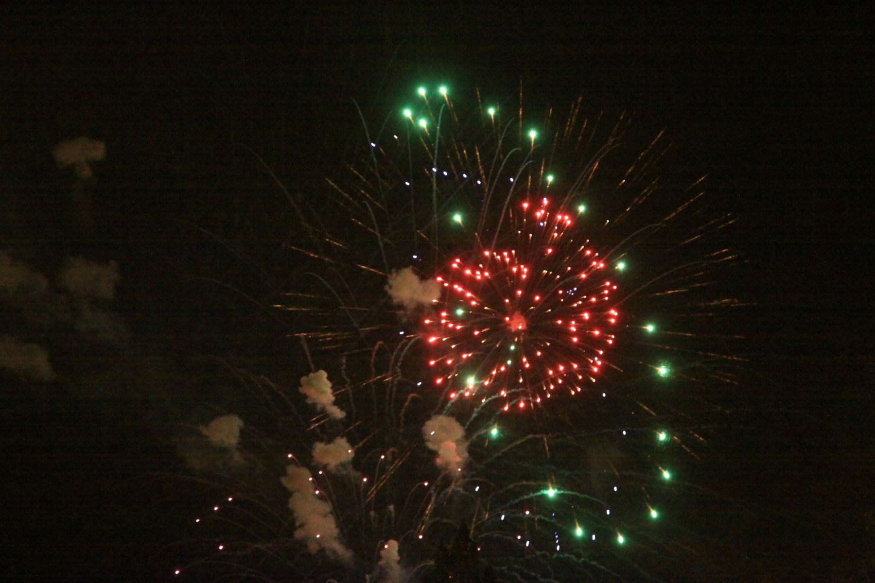 Белгородцам пригрозили арестом за использование праздничной пиротехники