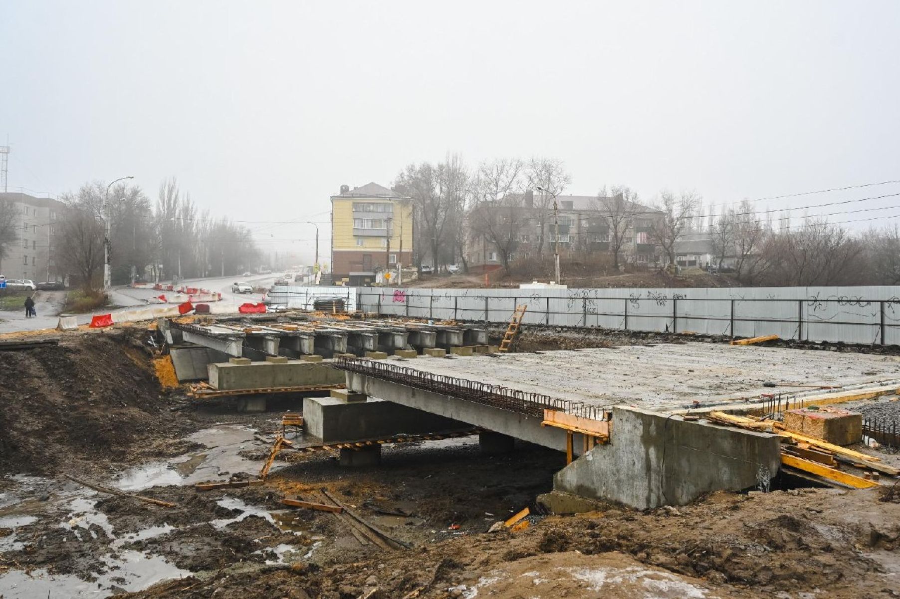 В Липецке латают очередной мост