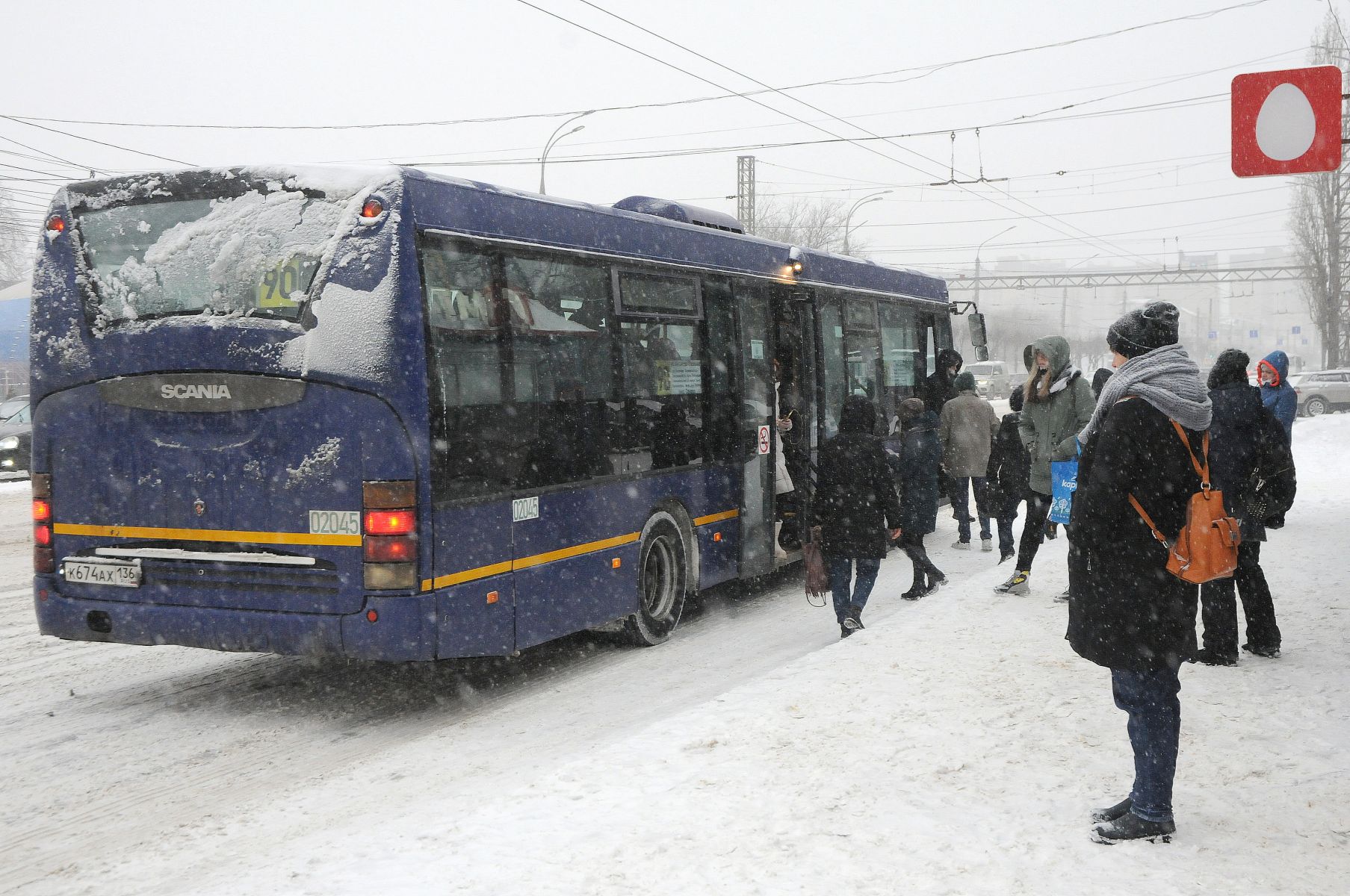Почти 20 автобусов изменят маршруты в новогодние праздники в Воронеже&nbsp;