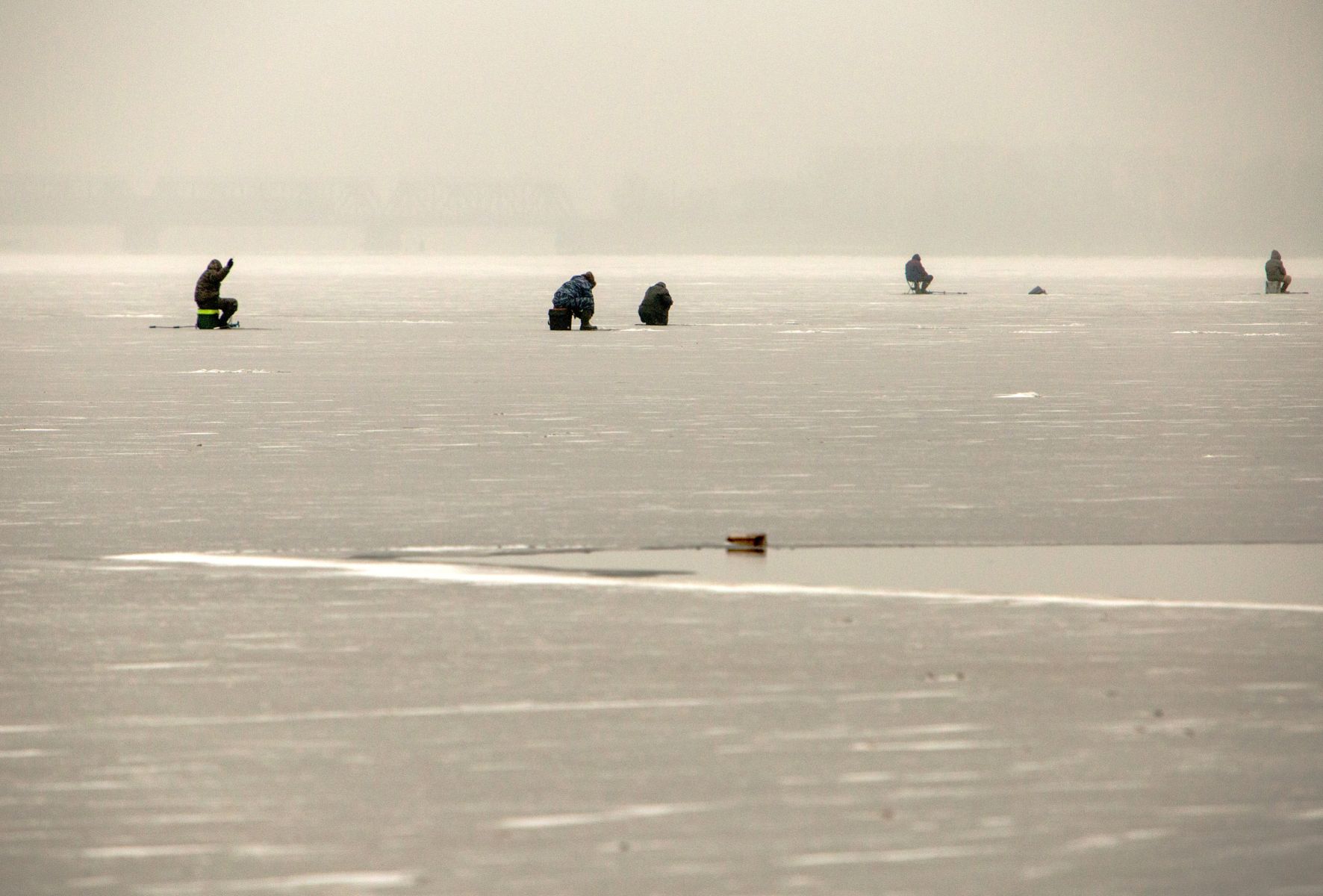 Воронежцы опробовали лёд водохранилища на праздничных выходных