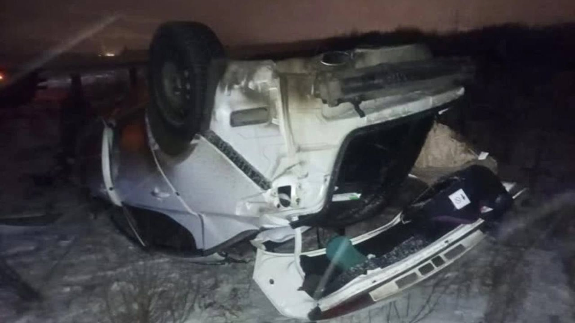 Под Липецком водитель иномарки попал в больницу после столкновения с грузовиком