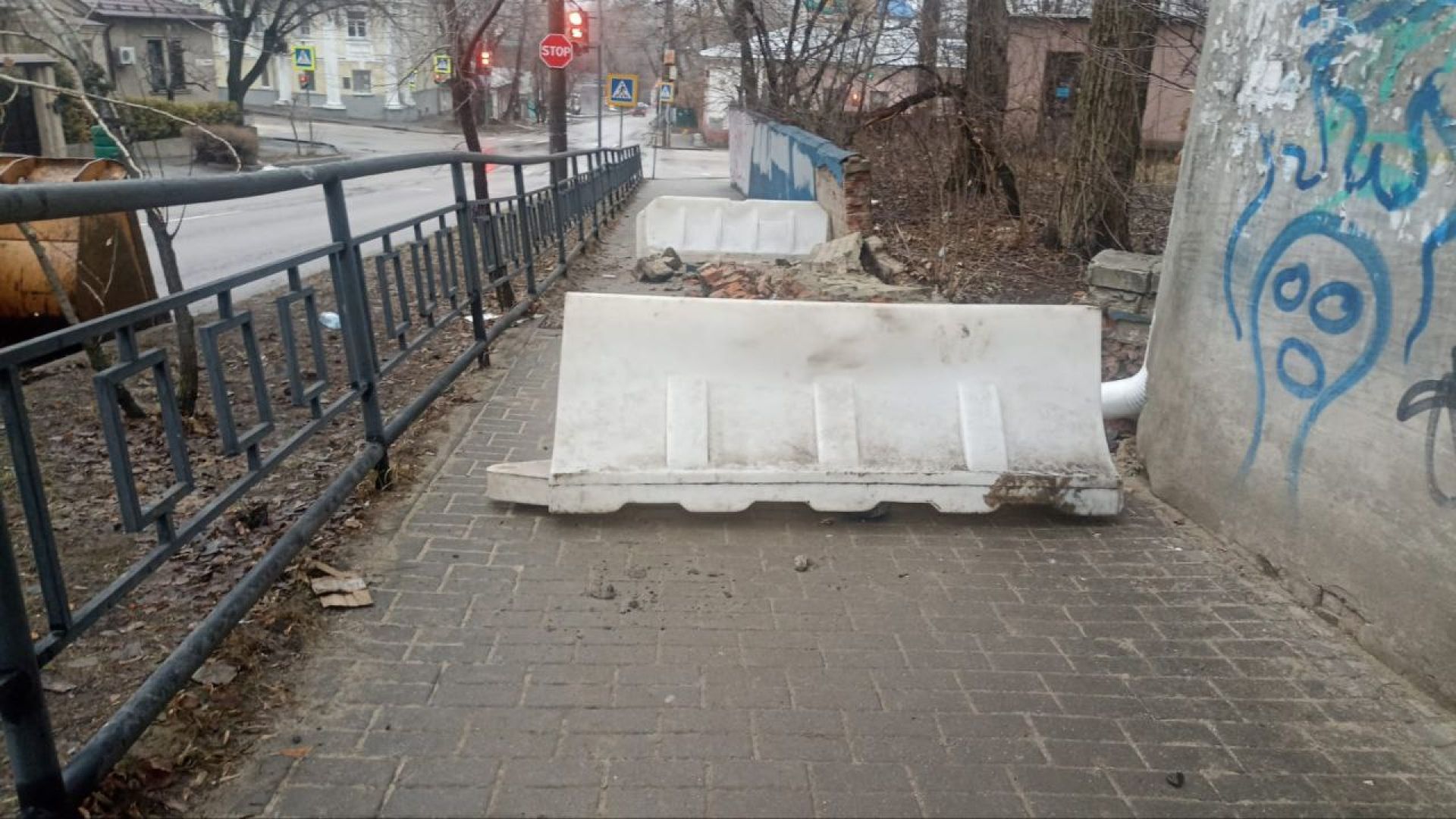Кирпичная стена рухнула в&nbsp;центре Воронежа