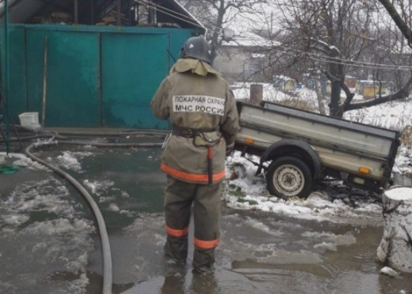 Труп неизвестного мужчины нашли на месте пожара под Воронежем