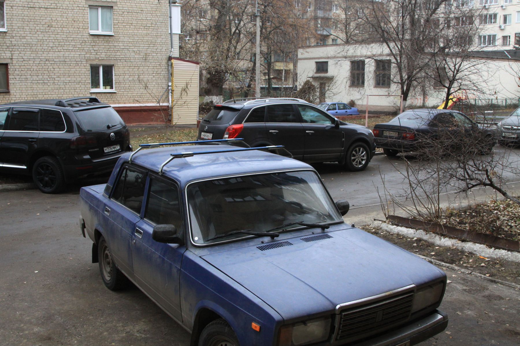 Бесхозные автомобили передадут с&nbsp;воронежских дворов в&nbsp;зону СВО