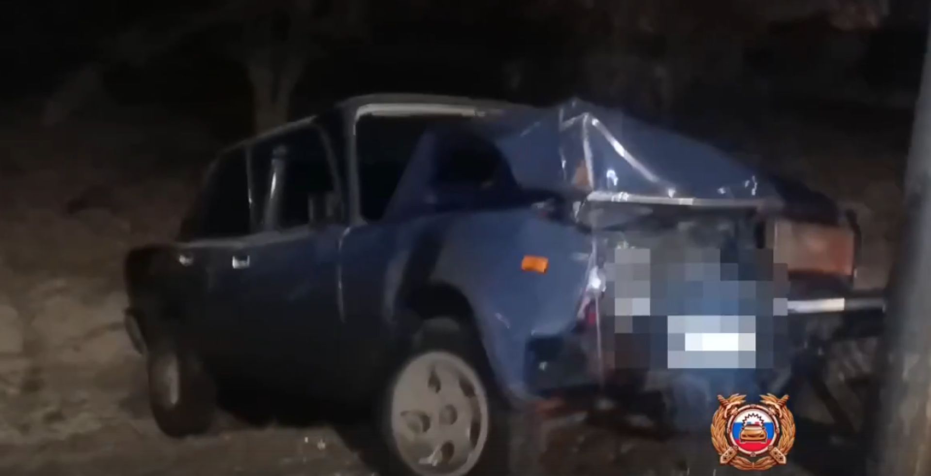 В Белгороде машина с молодежью врезалась в столб