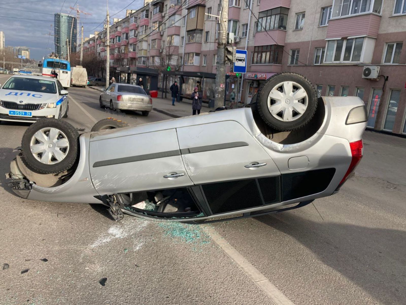 Появились подробности аварии с&nbsp;перевёртышем на&nbsp;Московском проспекте