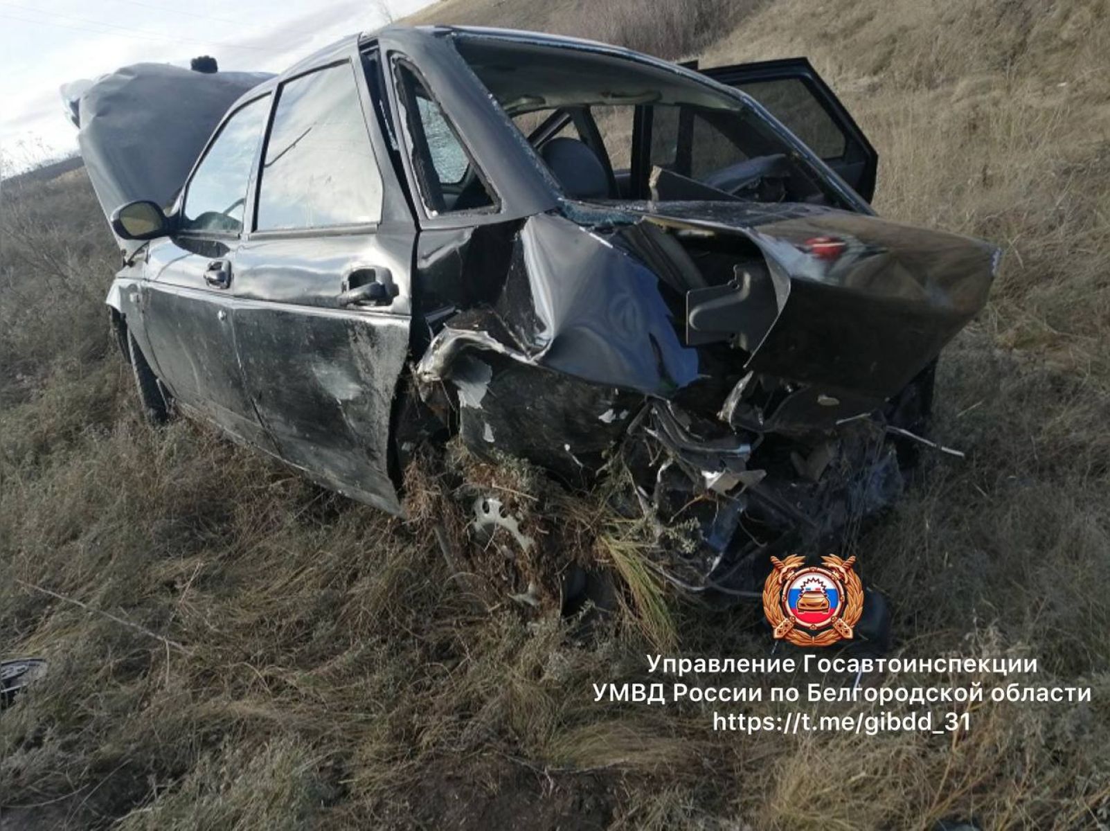 В Белгородской области автомобиль вылетел с трассы