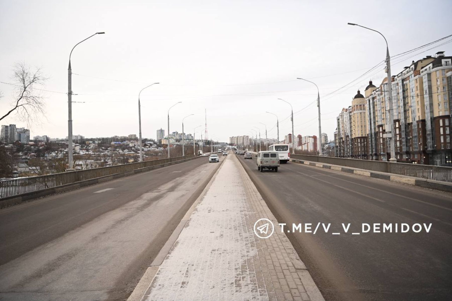 В Белгороде ограничат движение транспорта на въезде на новый мост