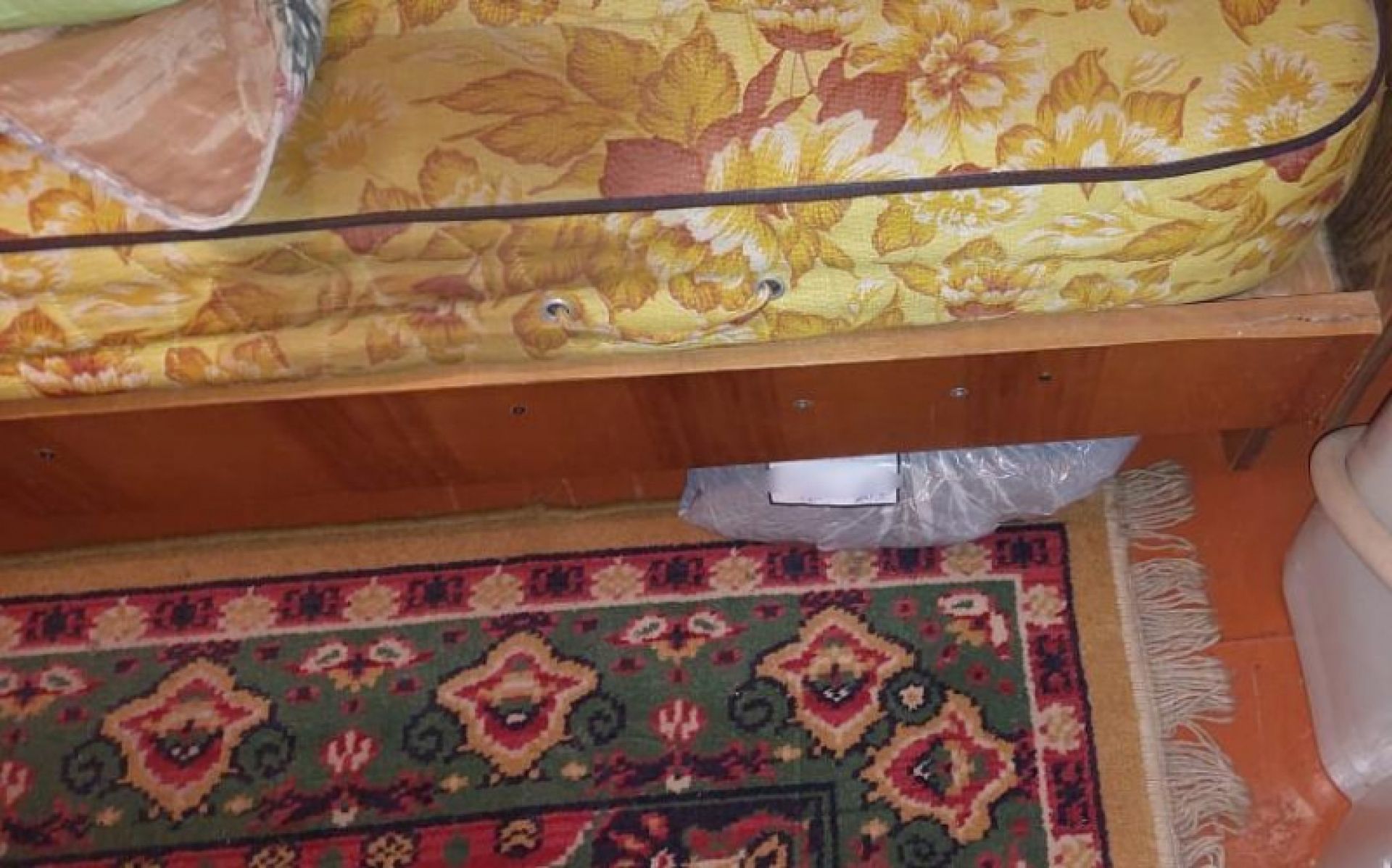 Липчанин под кроватью припрятал почти килограмм дури