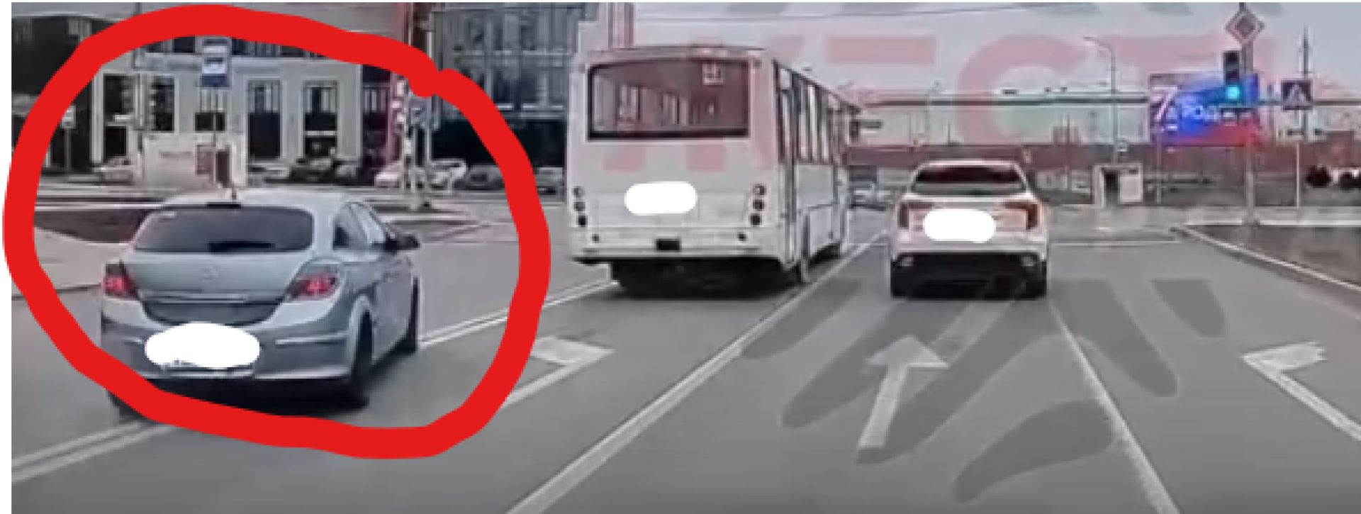 В Белгороде водитель иномарки может потерять права из-за хамства на дороге