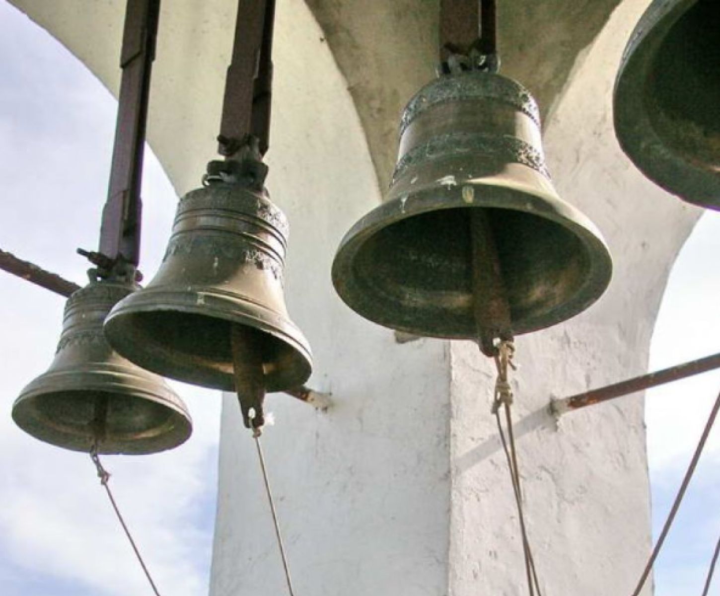 Боеприпас ВСУ уничтожил купол храма в Муроме