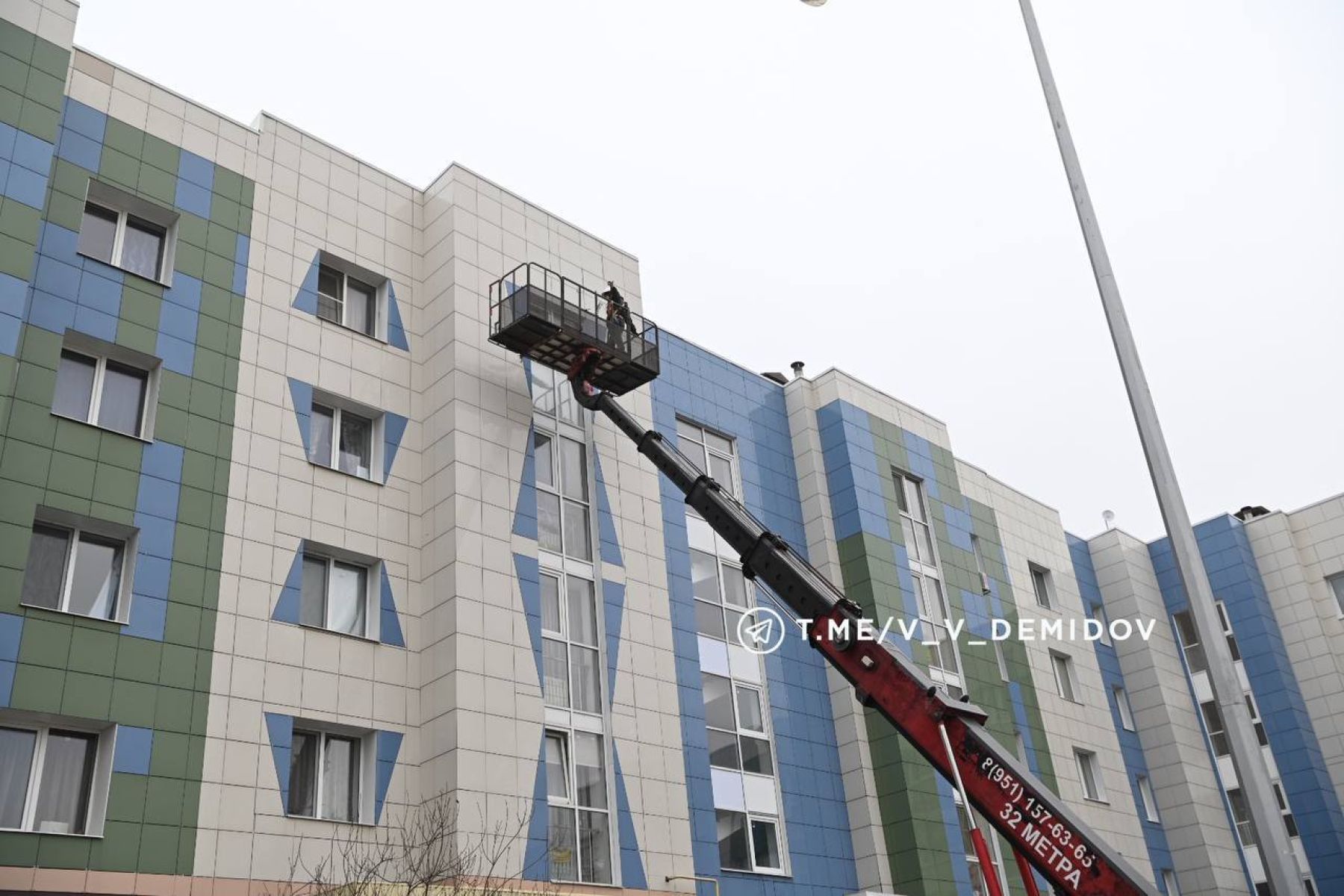 В Белгороде возвращают облик дому, в который врезался дрон