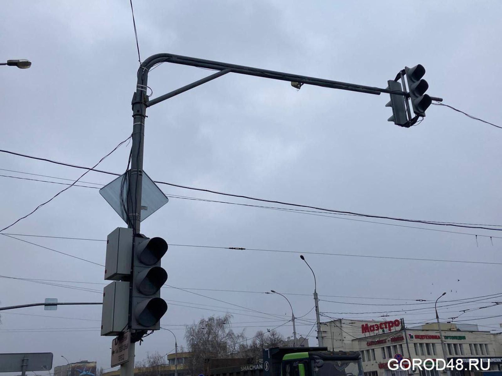 В Липецке после отключения светофоров случилось ДТП