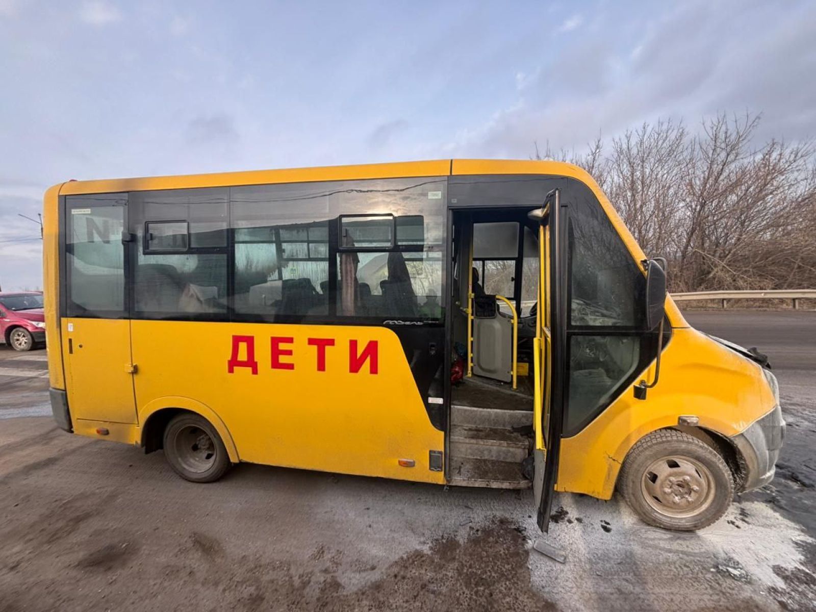 Школьный автобус с&nbsp;детьми загорелся на&nbsp;ходу в&nbsp;Воронежской области