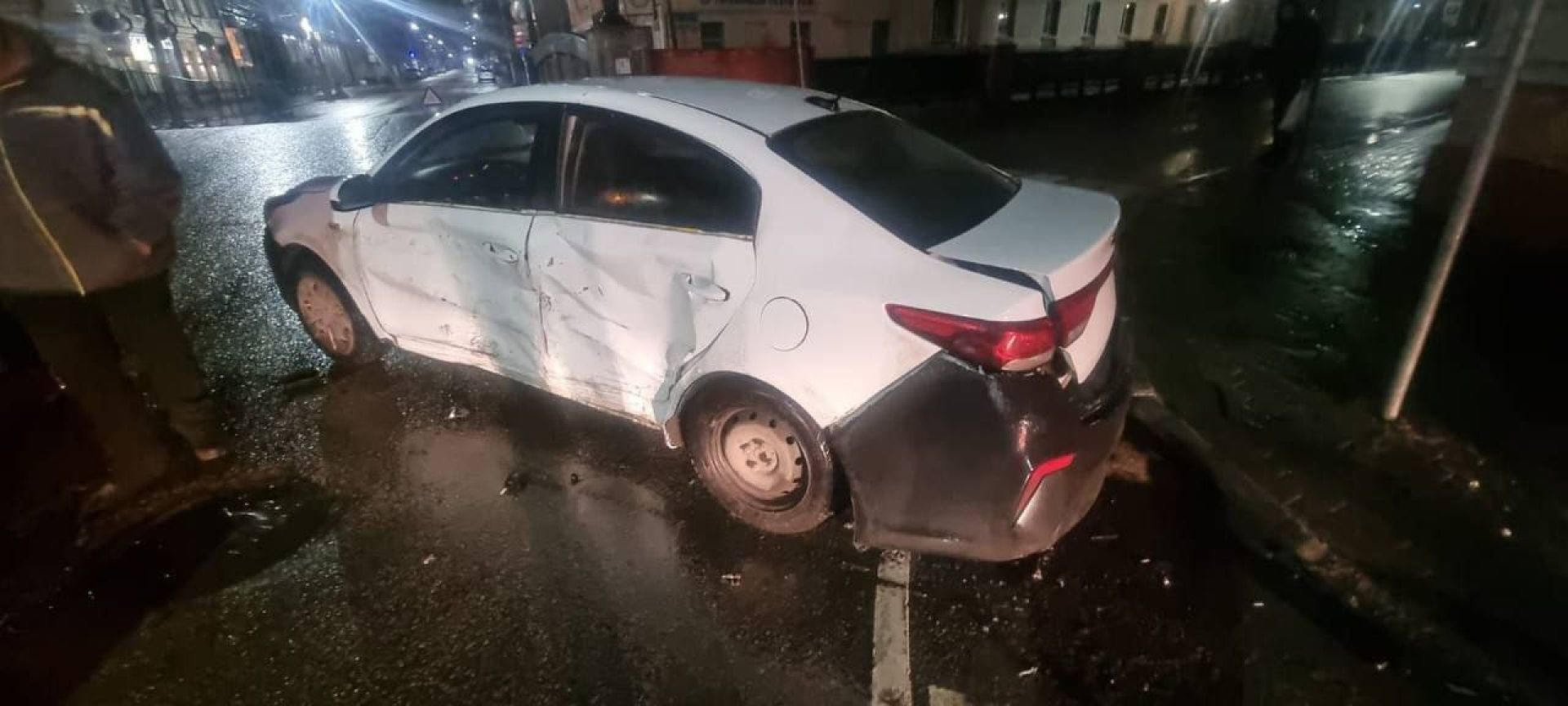 Девушка попала в больницу после аварии в центре Воронежа