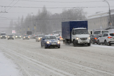 Адские пробки сковали Воронеж из-за снегопада 