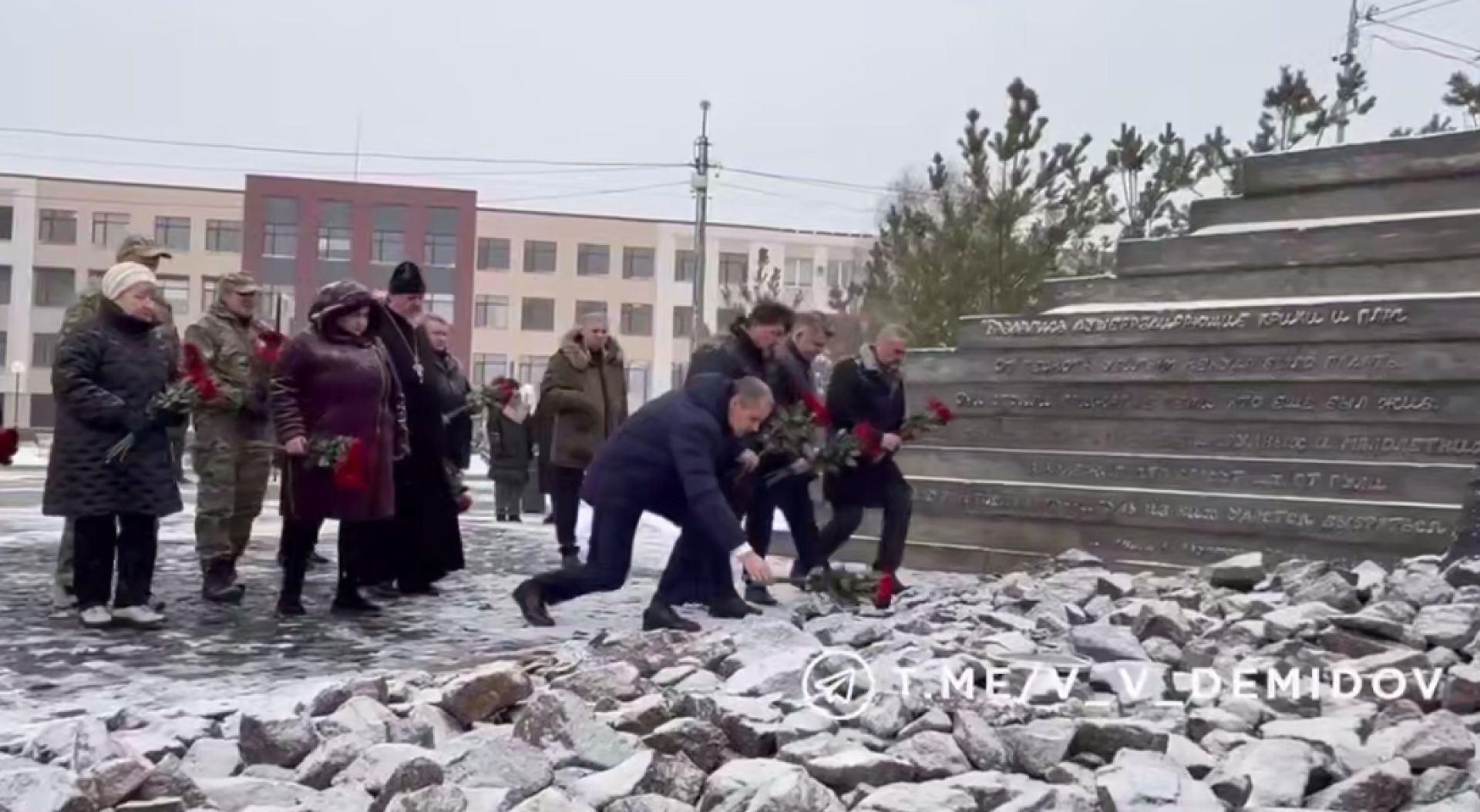 Белгородцы почтили память жертв трагедии на Камышитовом заводе