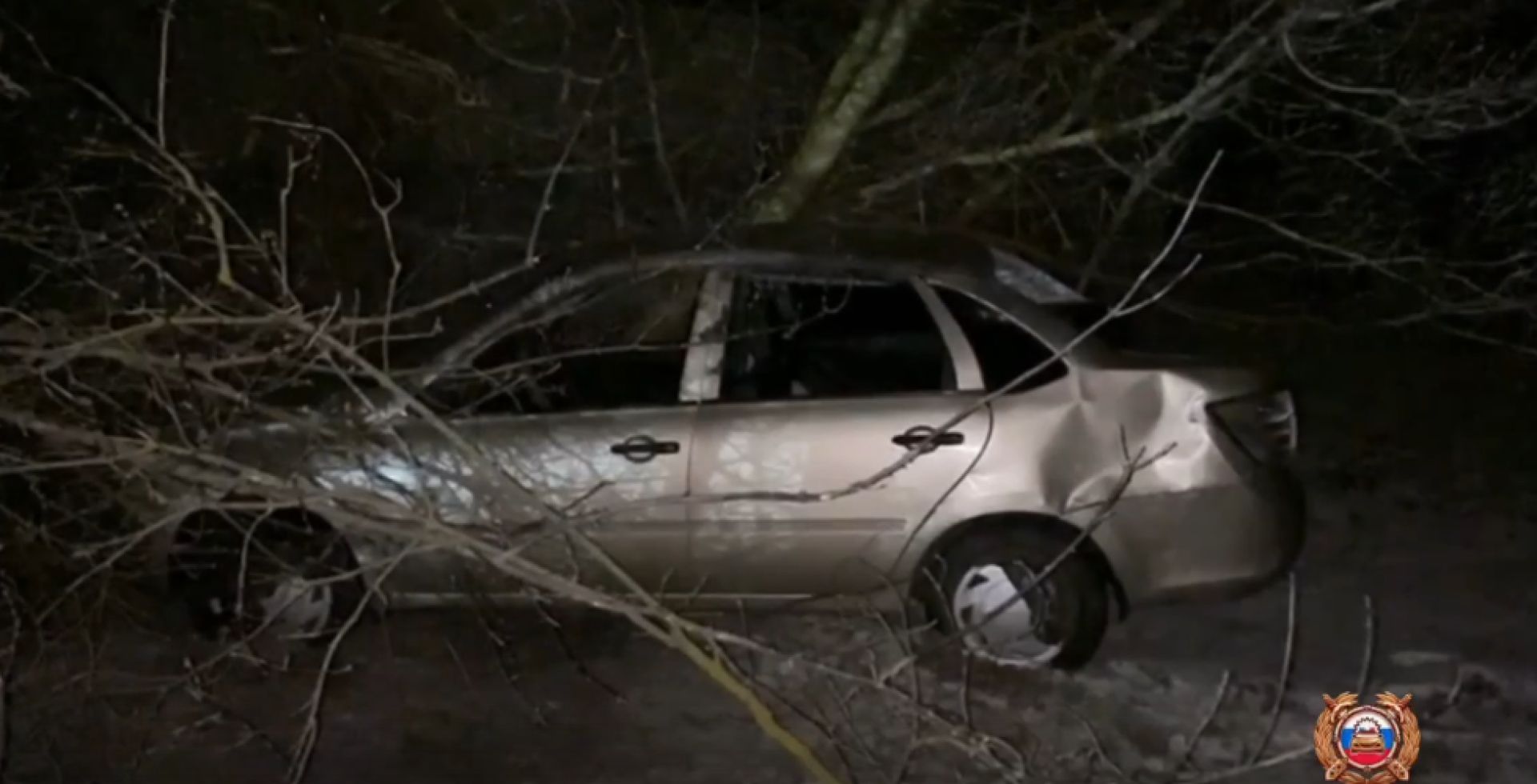 В Белгородской области машина с женщиной вылетела с дороги