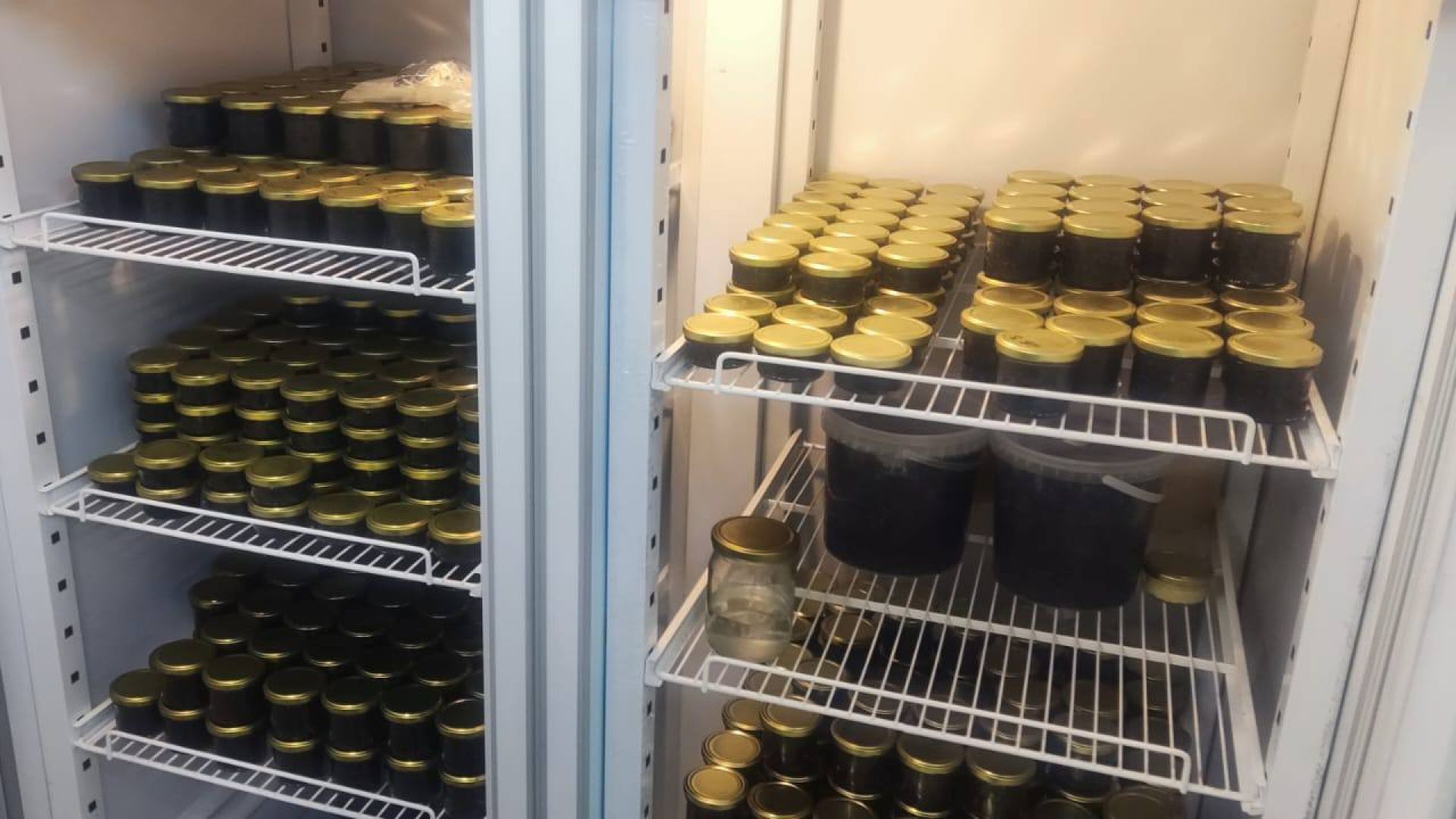 В Грайвороне изъяли из продажи 20 килограммов черной икры