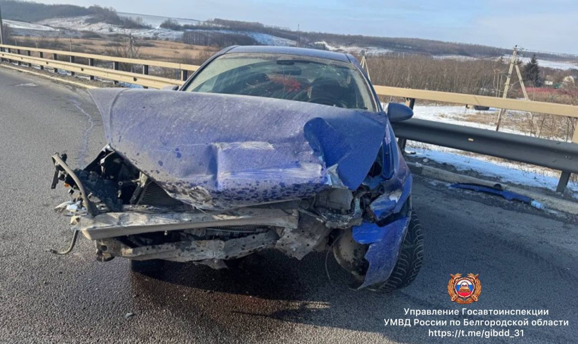 В Белгородской области начинающий водитель врезался в дорожный барьер
