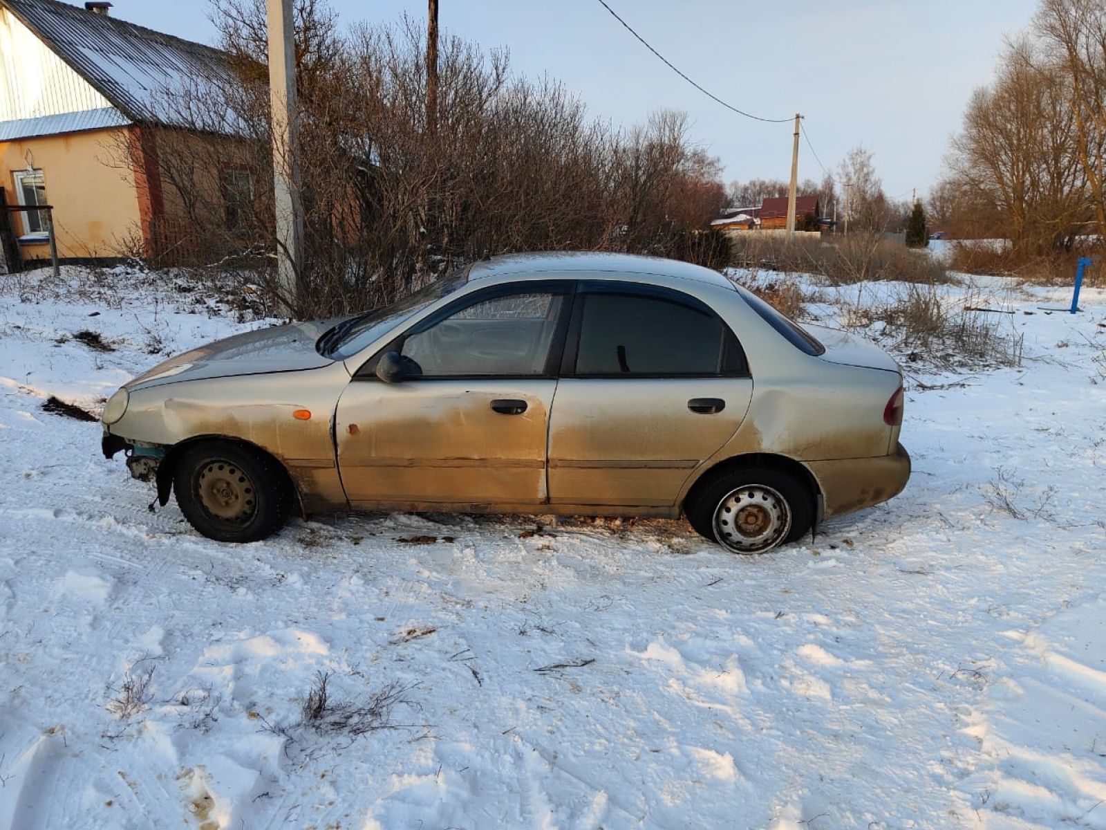 В Липецкой области мужчина нагло угнал автомобиль у пенсионера