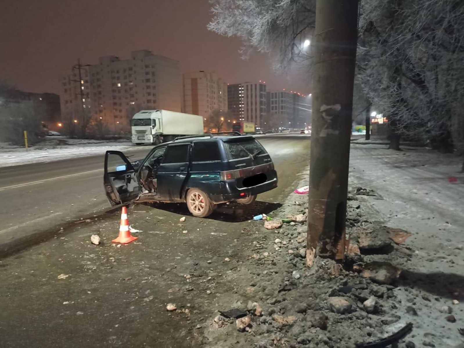 Легковушка налетела на столб в Воронеже: есть раненый&nbsp;