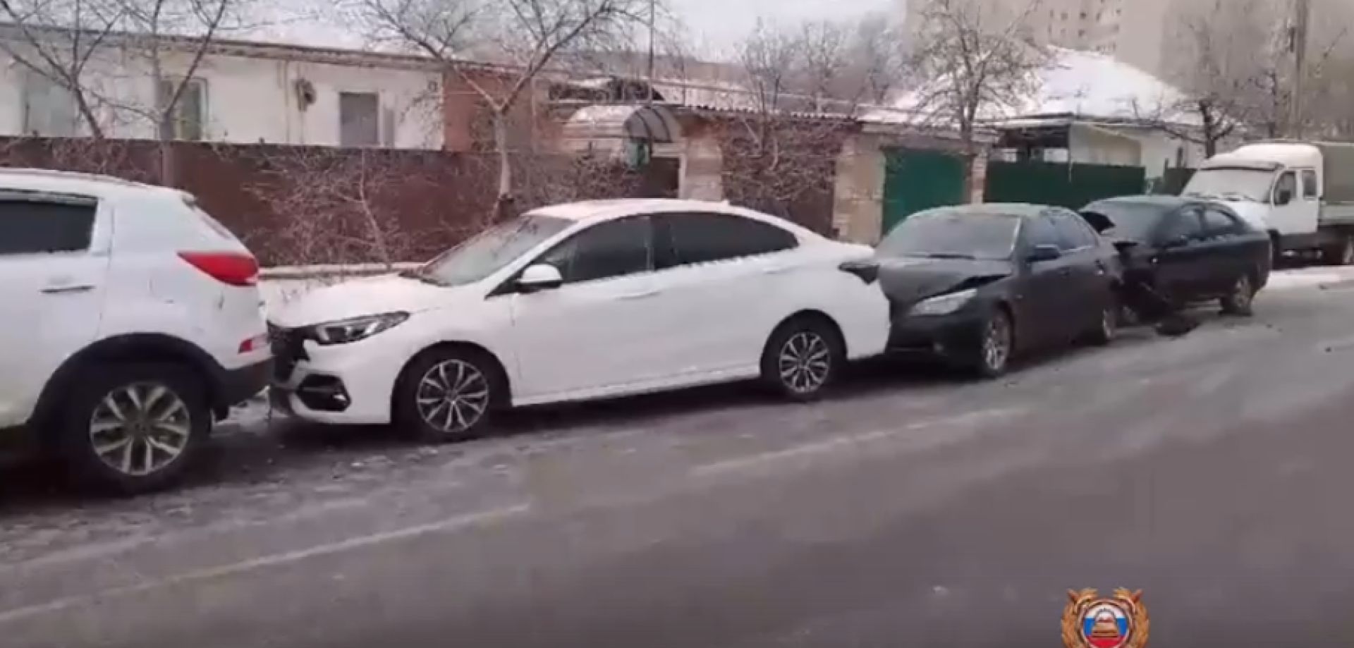 В Губкине четыре машины столкнулись паровозиком