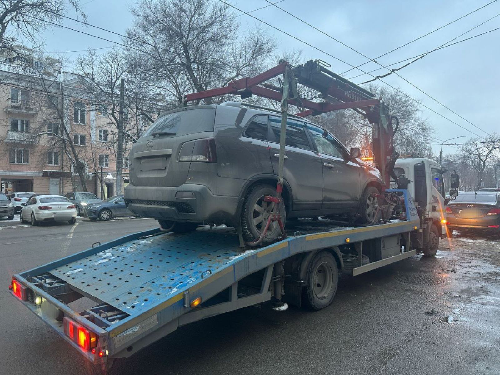 Воронежский гонщик с почти миллионным долгом по штрафам лишился иномарки&nbsp;