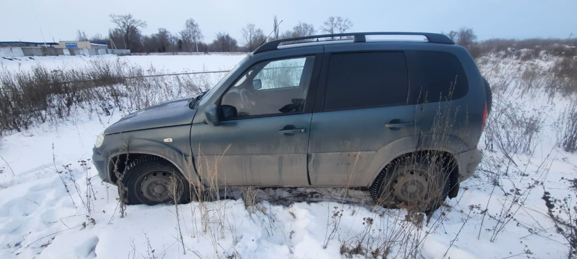 Ребёнок вылетел с&nbsp;горки прямо под&nbsp;колёса автомобиля — мальчика госпитализировали