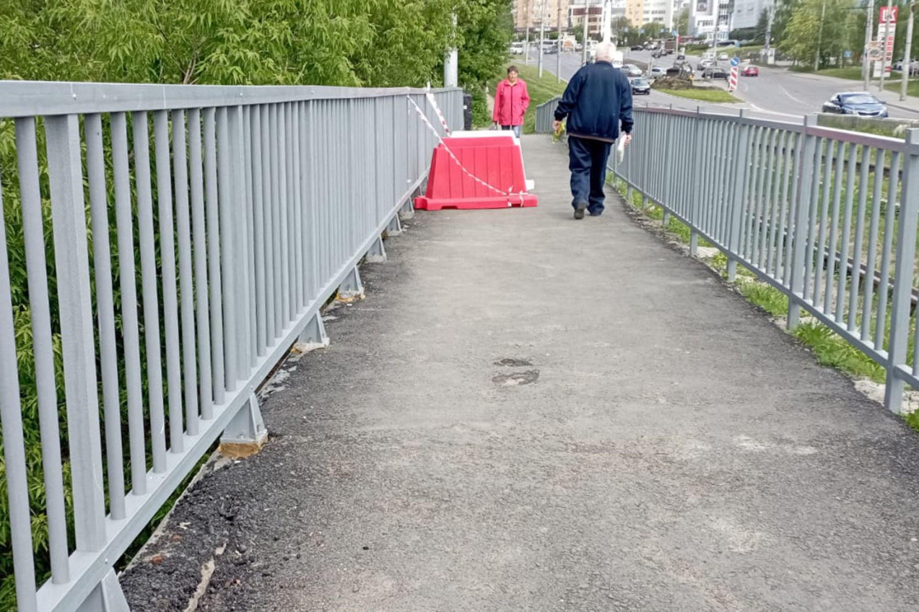 В Липецке мужчина упал с автомобильного моста и разбился