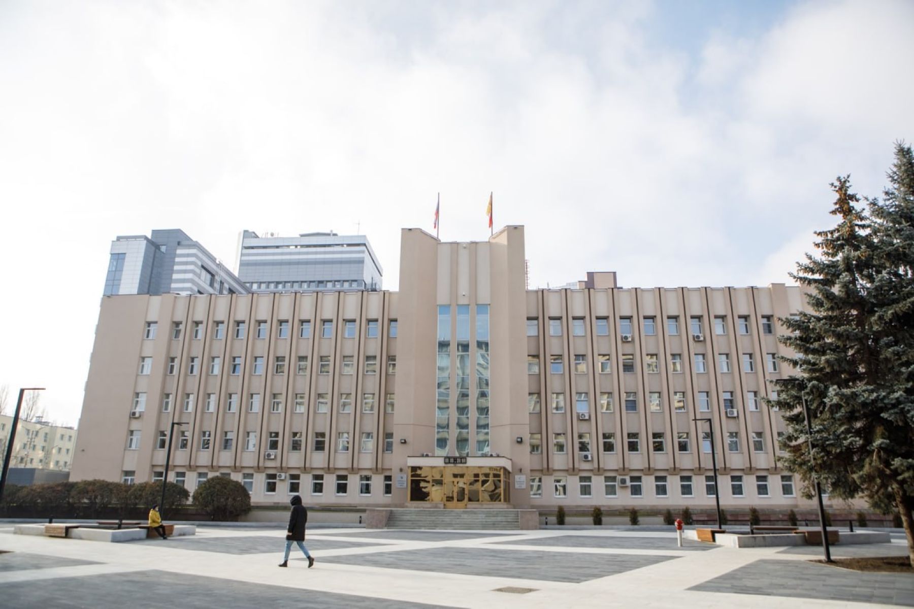 Владимир Нетёсов: «В Воронежской области установлена единовременная выплата 300 тысяч рублей для&nbsp;молодых семей»&nbsp;