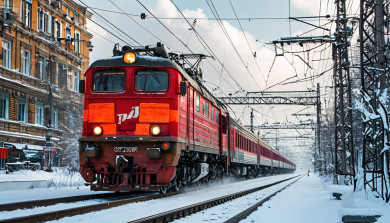 Поезд перекрыл воронежскую улицу 