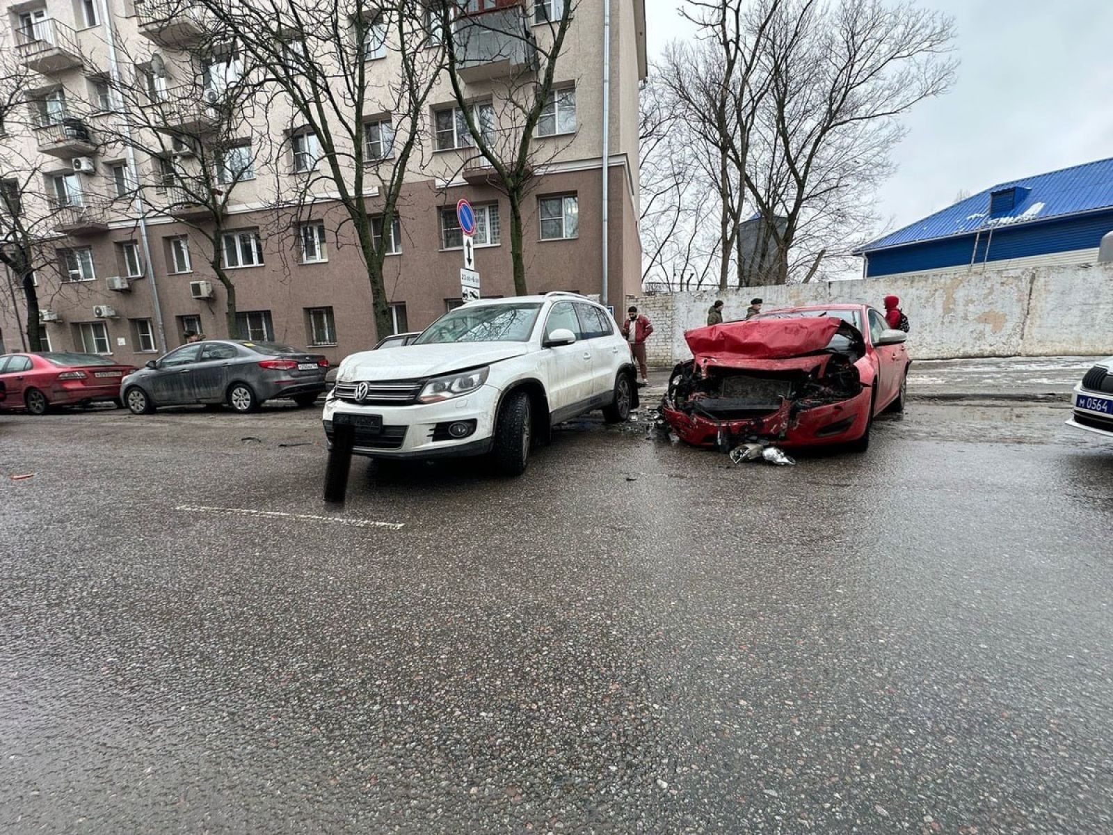 Женщина пострадала в&nbsp;массовом ДТП с&nbsp;четырьмя автомобилями в&nbsp;Воронеже