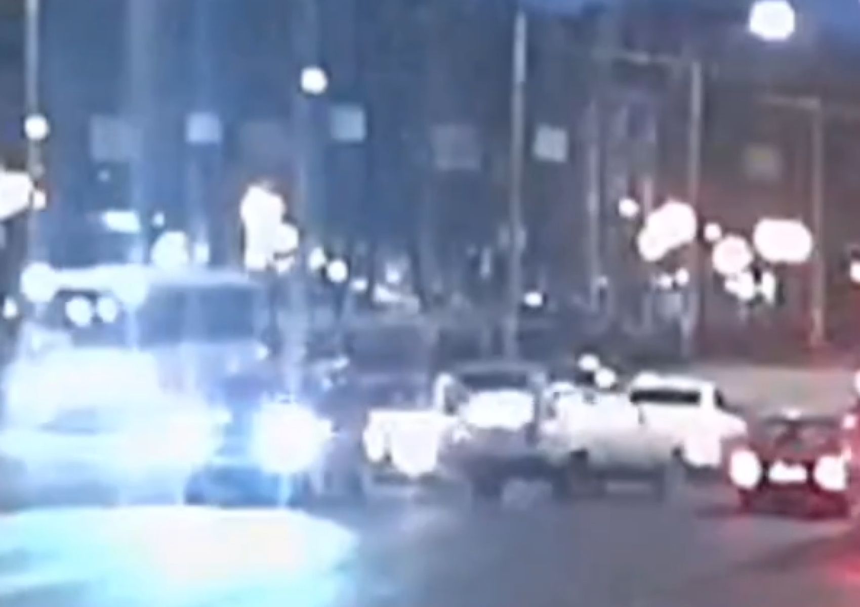 В Белгороде камера запечатлела массовое ДТП на Богданке