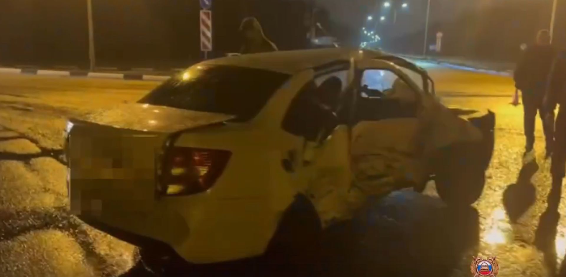 В Старом Осколе мужчина и компания подростков пострадали в аварии