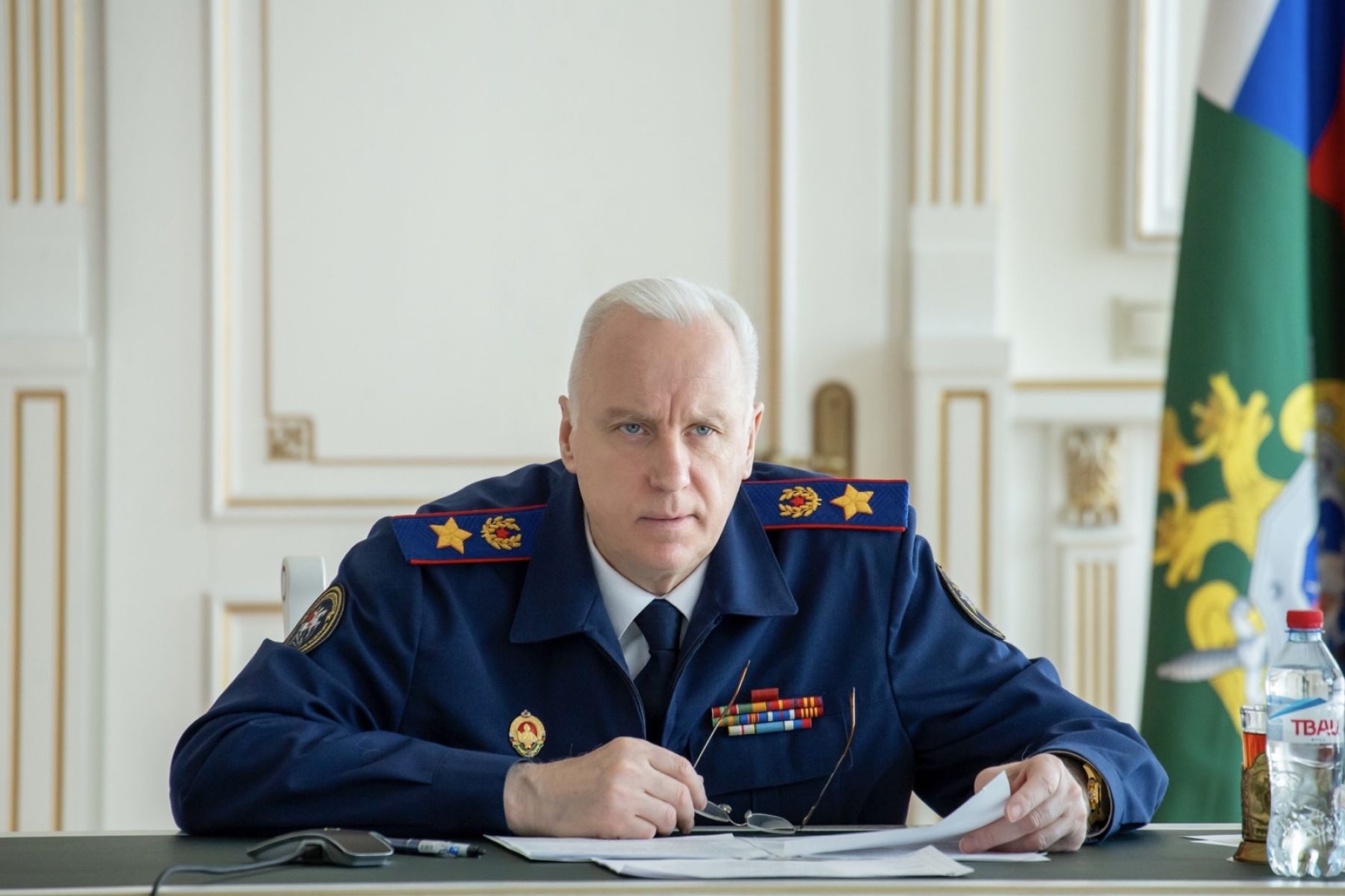 За оставшуюся без нормального жилья девушку-сироту вступился Бастрыкин