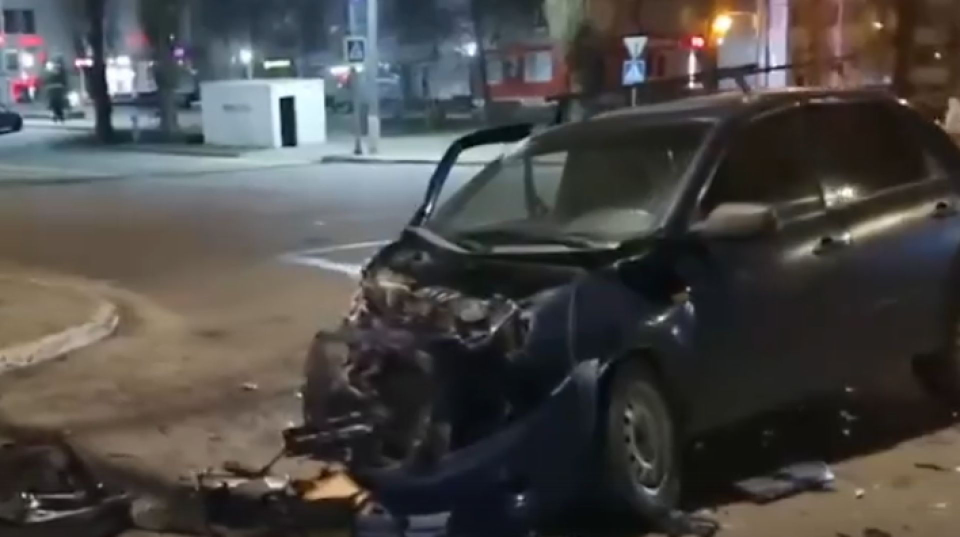 В Белгороде две машины попали в жесткое ДТП на Харгоре