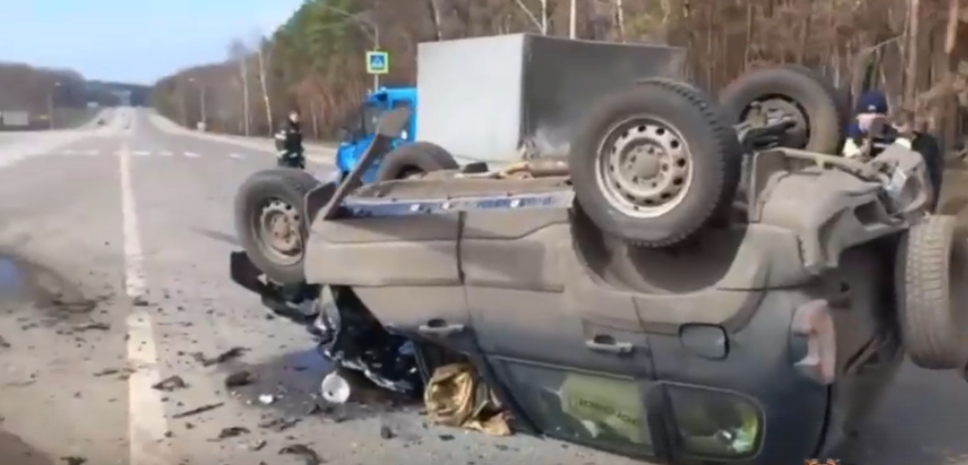 В Белгородской области на трассе перевернулась машина