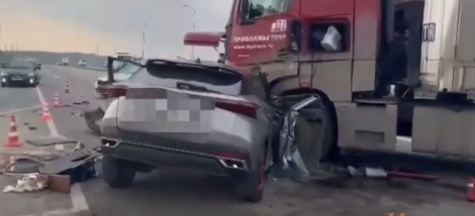 В Белгородской области девушка погибла на кольцевой развязке в столкновении с КамАЗом