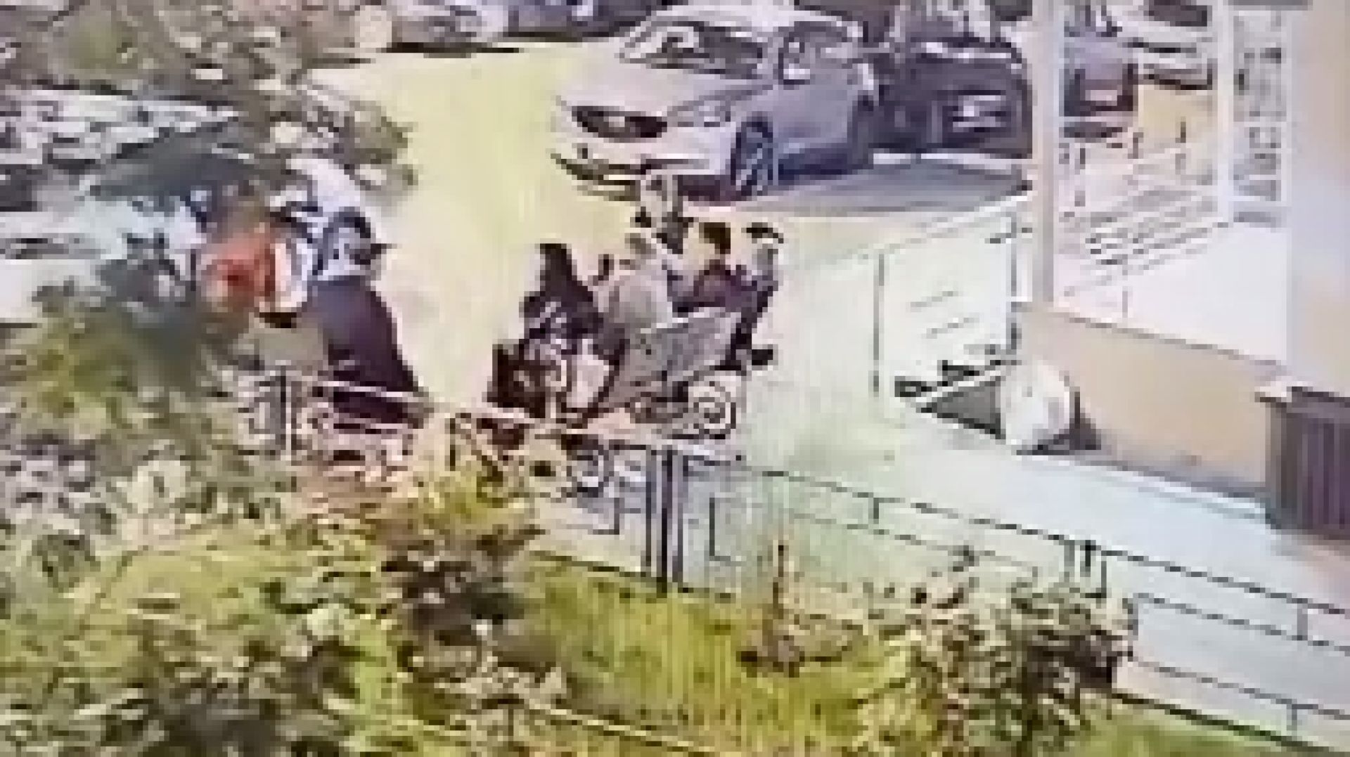 «Устраивает посиделки ночью!» Новый поворот получила история с&nbsp;нападением на&nbsp;инвалида в&nbsp;воронежском ЖК