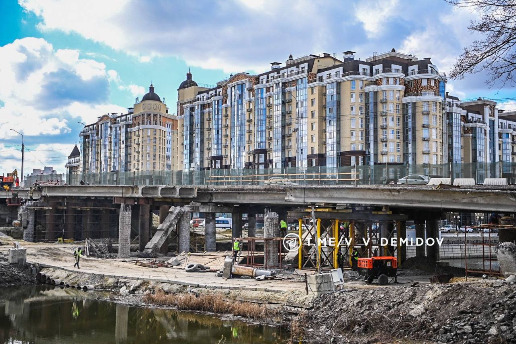 В Белгороде ДТП заблокировало подъезд к новому мосту