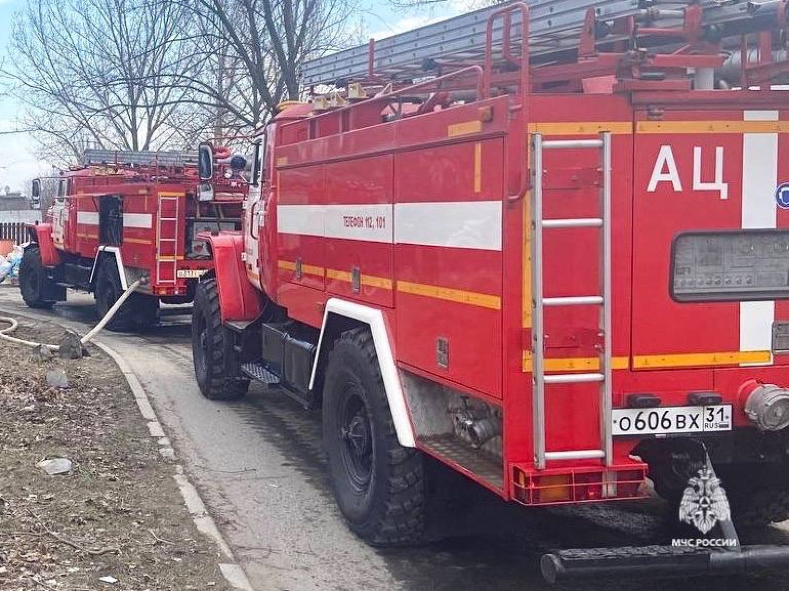 В Старом Осколе женщину с ребенком спасли из горящей квартиры