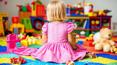 Приёмные родители заморили голодом 5-летнюю малышку-инвалида 