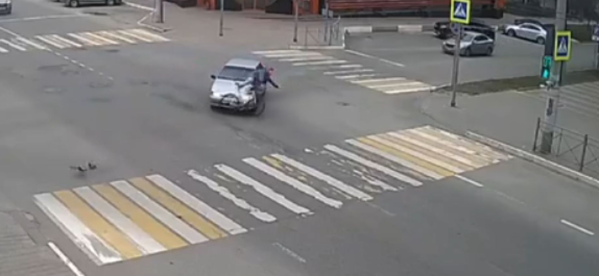 В Белгороде ДТП с велосипедистом запечатлела городская камера