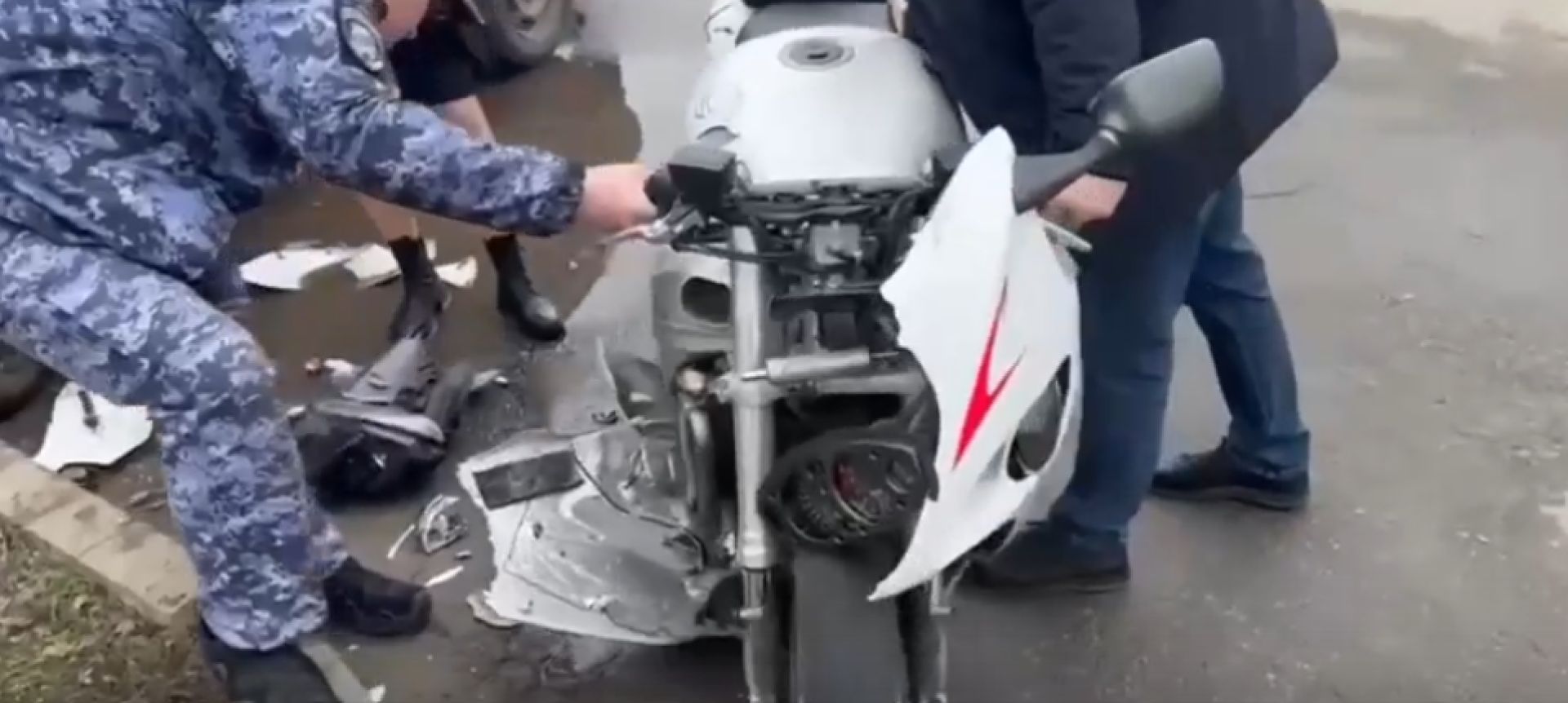 В Белгородской области мотоциклист влетел в попутный автомобиль