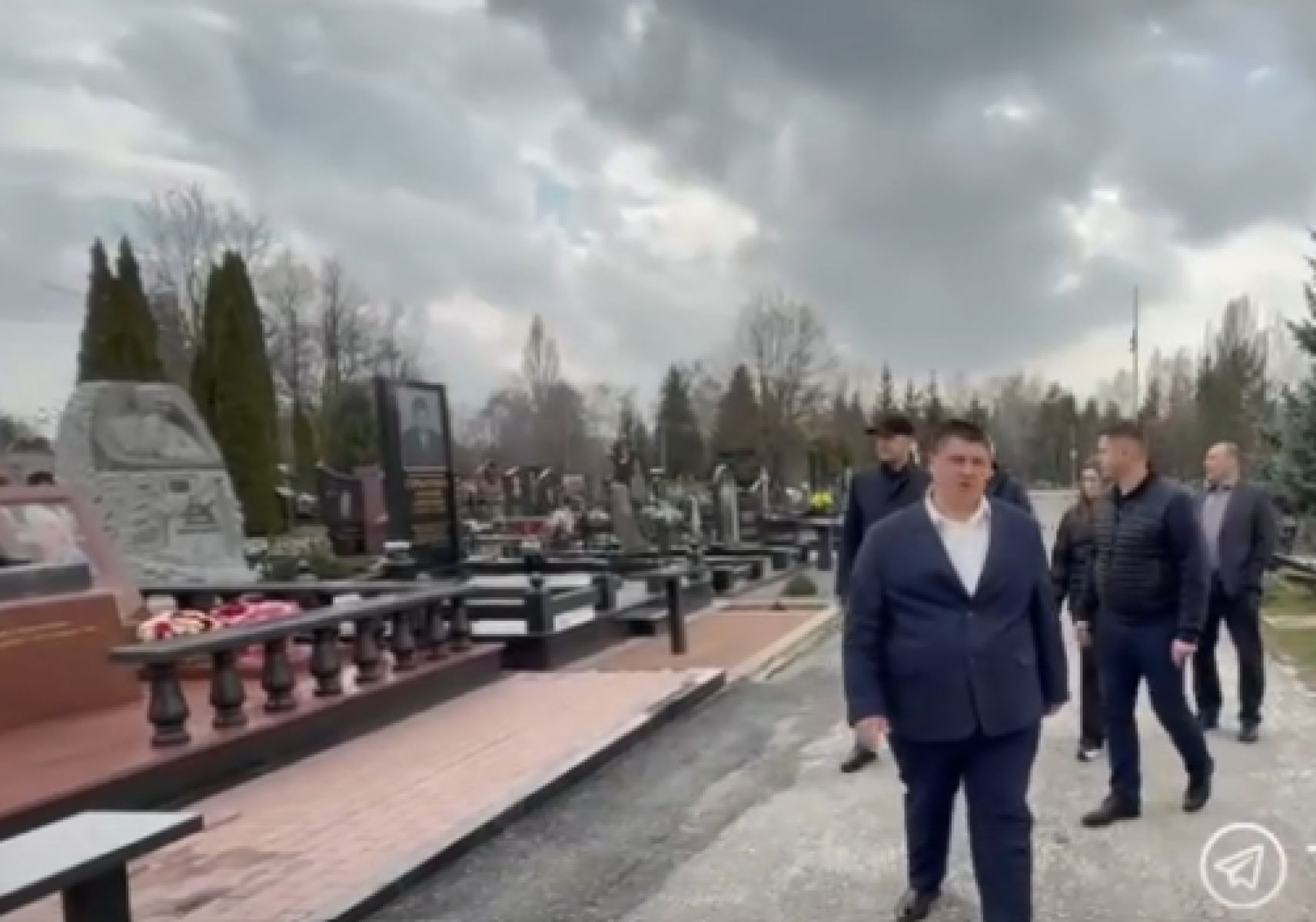 На кладбищах Белгорода установят дополнительные укрытия к Пасхе