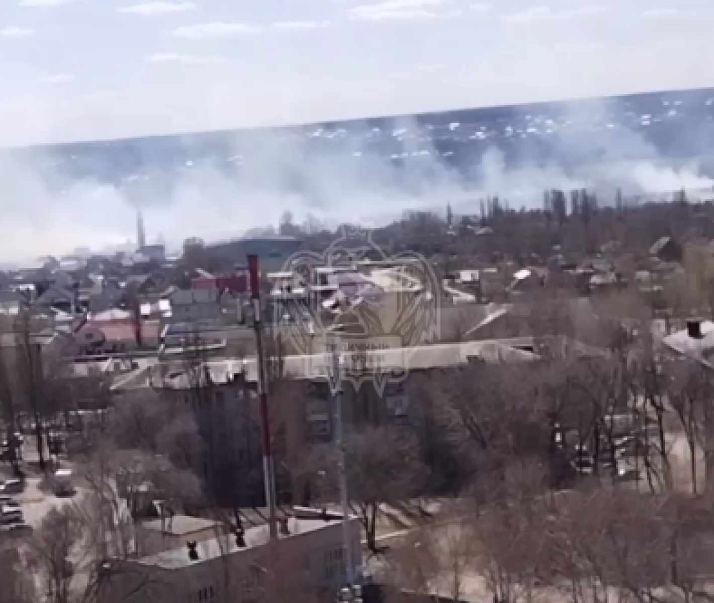 «Всё заволокло дымом». Пожар площадью восемь га вспыхнул в воронежском микрорайоне&nbsp;