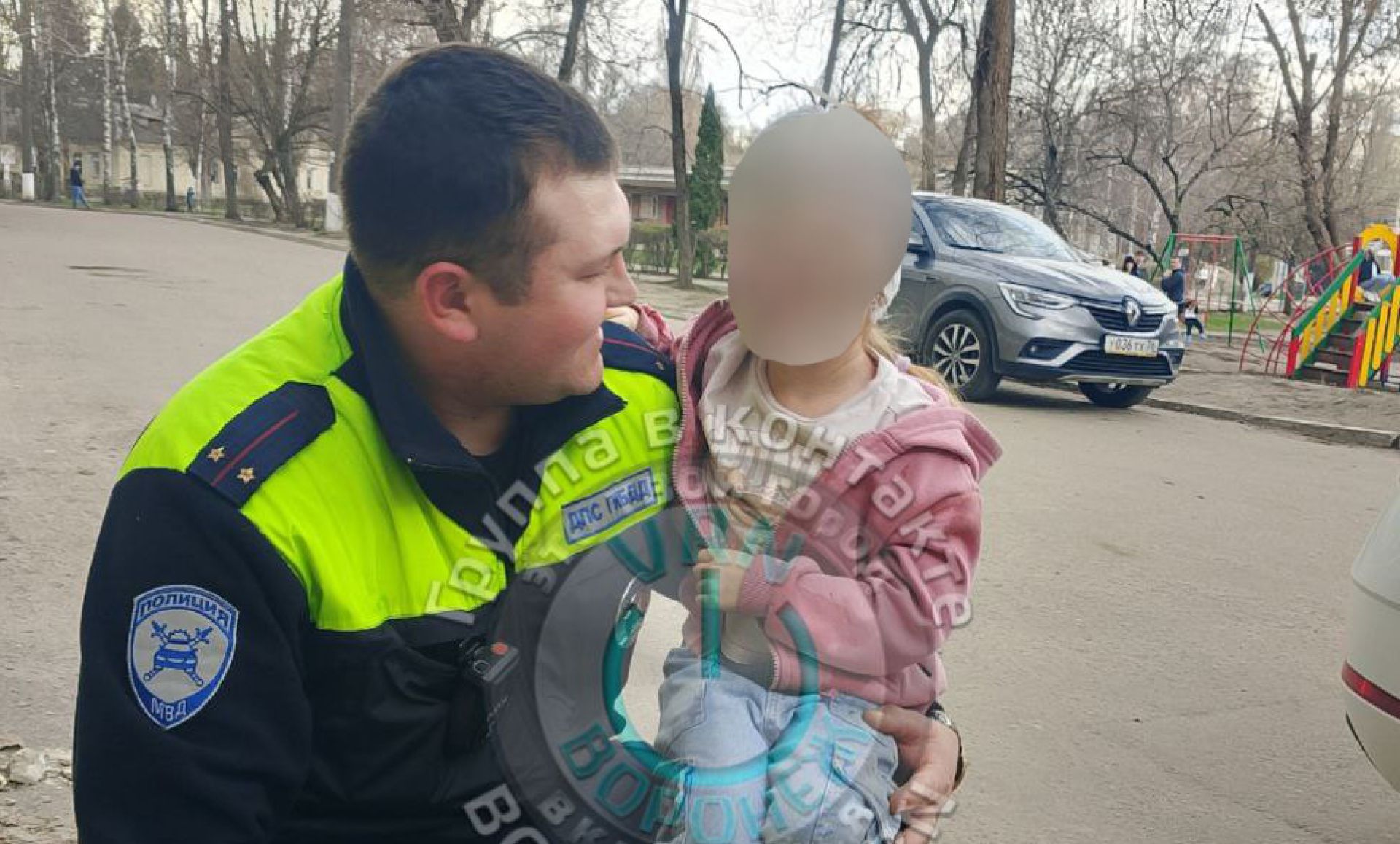 Девочка разбила лоб на Петровской набережной в Воронеже